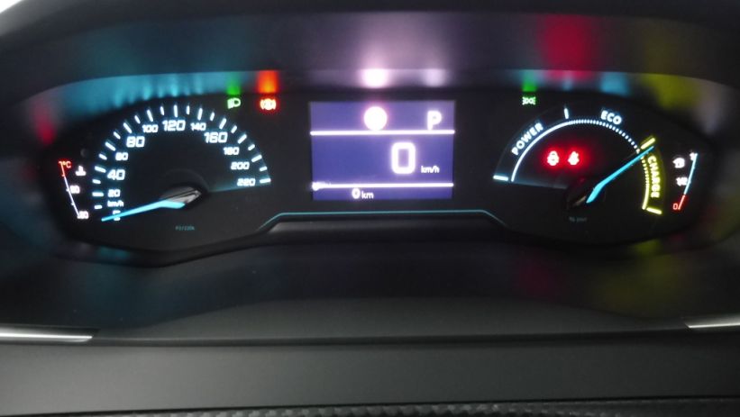 Aperçu du véhicule : 1.2 HYBRID 145CH STYLE E-DCS6