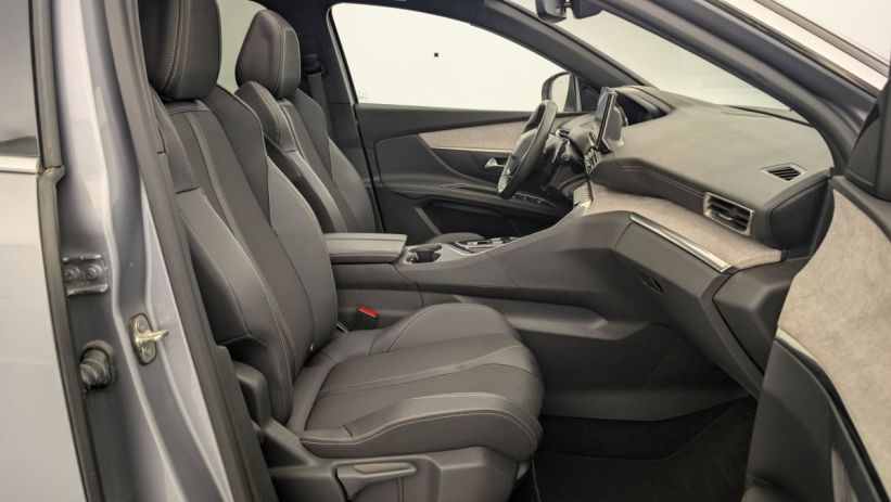 Aperçu du véhicule : Hybrid4 300 e-EAT8 GT