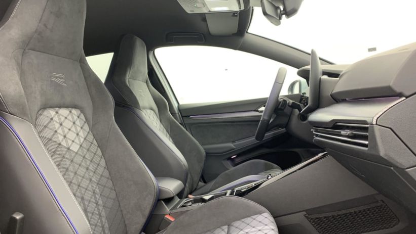 Aperçu du véhicule : 2.0 TDI 150 DSG7 R-LINE