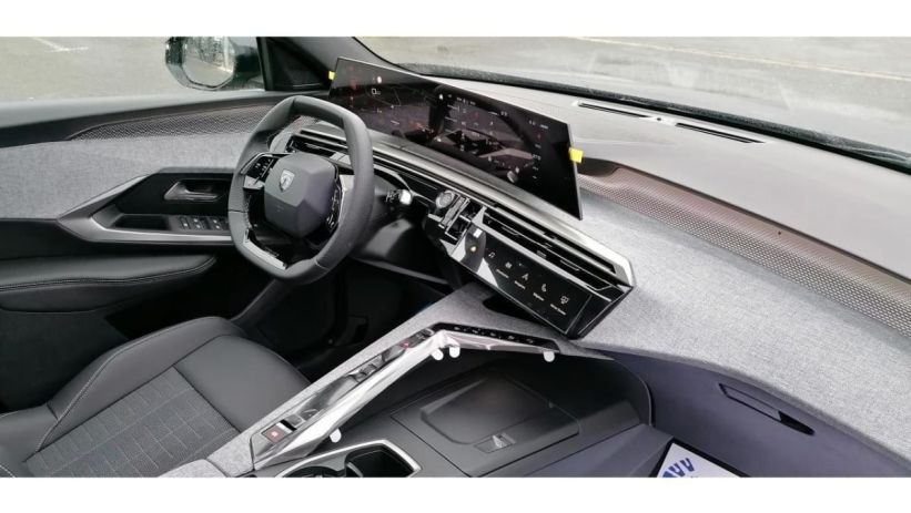 Aperçu du véhicule : 1.2i Hybrid 145 e-DCS6 GT