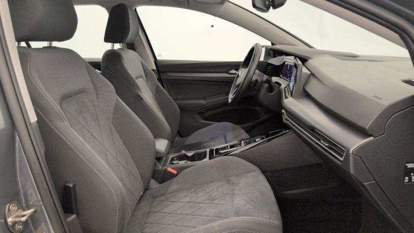 Aperçu du véhicule : 1.4 HYBRID RECHARGEABLE OPF 204 DSG6 STYLE