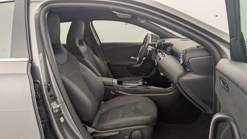 Aperçu du véhicule : 180 7G-DCT AMG LINE