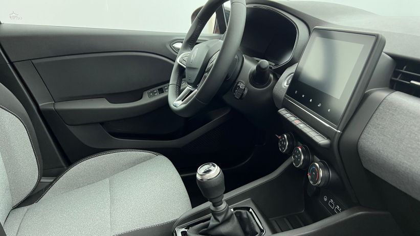 Aperçu du véhicule : Blue dCi 100 Evolution Orange Valencia avec 1900€ d'équipements inclus