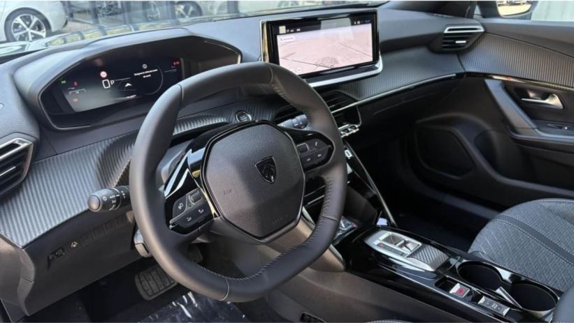Aperçu du véhicule : 1.2I HYBRID 145 ALLURE