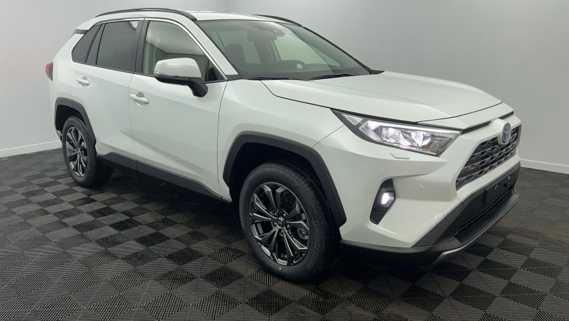 Aperçu du véhicule : Hybride 218 ch 2WD Dynamic Blanc Lunaire Nacré avec 3100€ d'équipements inclus