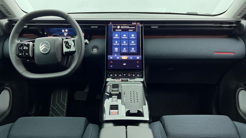 Aperçu du véhicule : Nouveau Hybrid 145 ch e-DCS6 Plus Blanc Okénite - Toit Noir Perla Nera avec 2550€ d'équipements inclus