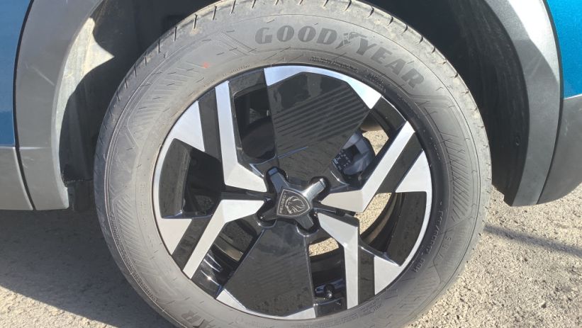 Aperçu du véhicule : 2008 100 S&S BVM6 Allure