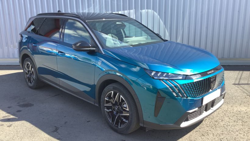 Aperçu du véhicule : 5008 Hybrid 145 ch e-DCS6 GT