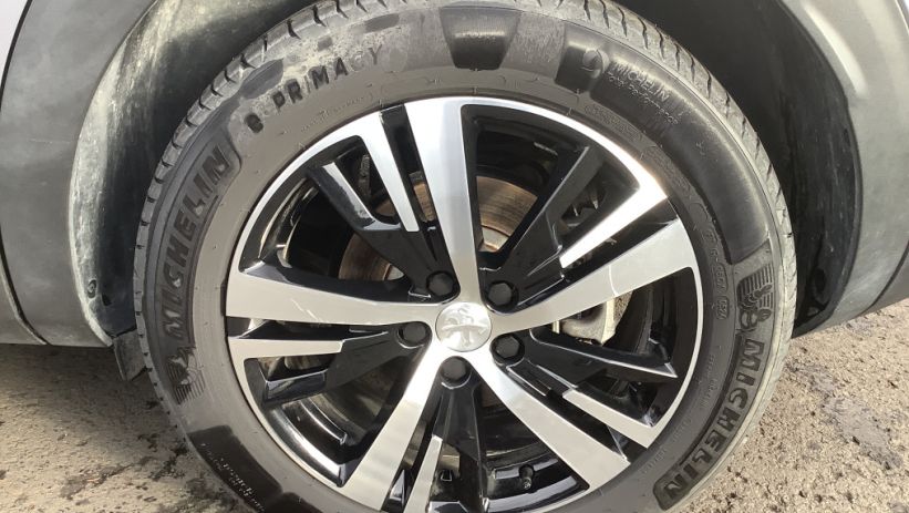 Aperçu du véhicule : 3008 Hybrid 136 e-DCS6 GT