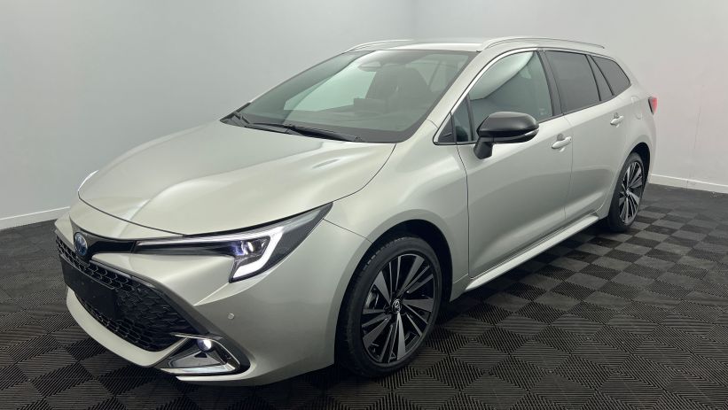 Aperçu du véhicule : Hybride 178ch Design Gris Argent avec 2590€ d'équipements inclus