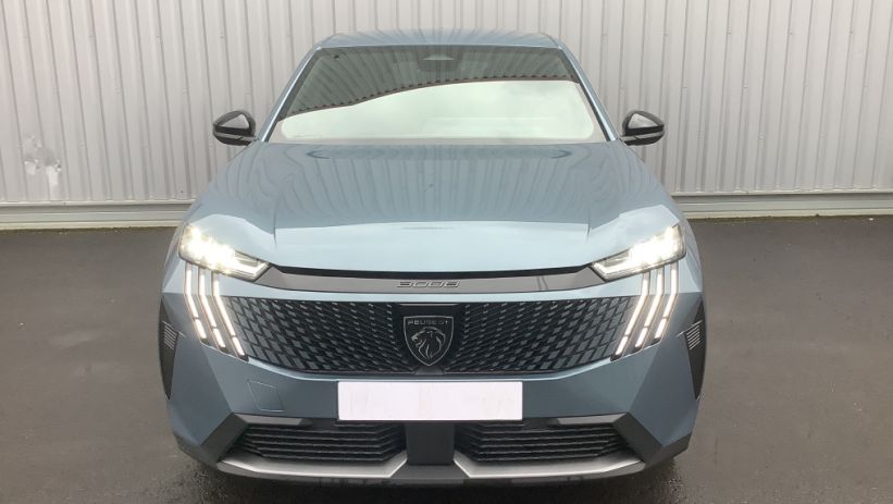 Aperçu du véhicule : 3008 Hybrid 136 e-DCS6 Allure