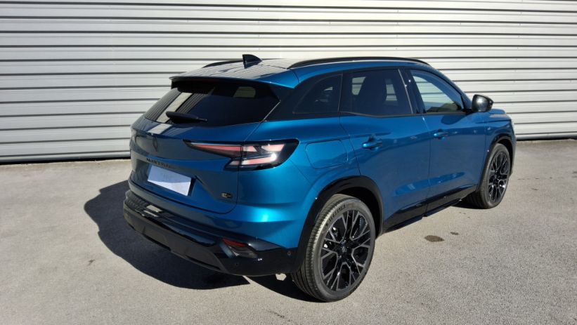 Aperçu du véhicule : AUSTRAL full hybrid E-Tech 200 ch Esprit Alpine