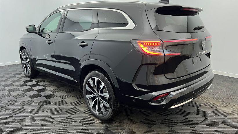 Aperçu du véhicule : E-Tech full hybrid 200 Techno Noir Etoilé avec 1950€ d'équipements inclus