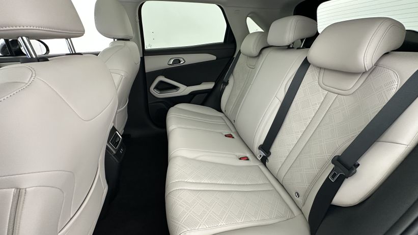 Aperçu du véhicule : 1.5 DM-i PHEV 212ch Boost