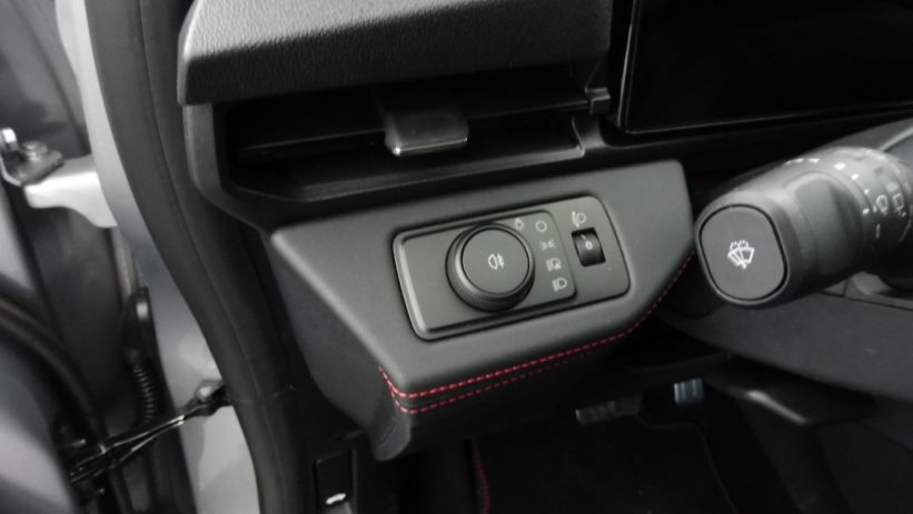 Aperçu du véhicule : 1.0 ECOBOOST HYBRID 125CH ST LINE S&S POWERSHIFT