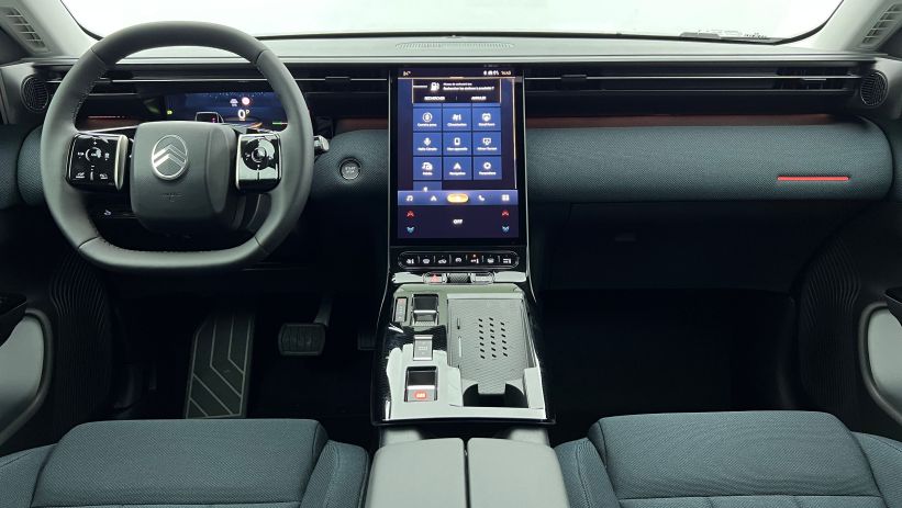 Aperçu du véhicule : Nouveau Hybrid 145 ch e-DCS6 Plus Vert Astoria - Toit Noir Perla Nera avec 2550€ d'équipements inclus