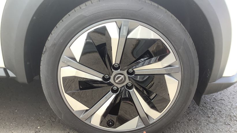 Aperçu du véhicule : JUKE HYBRID 143 N-Connecta