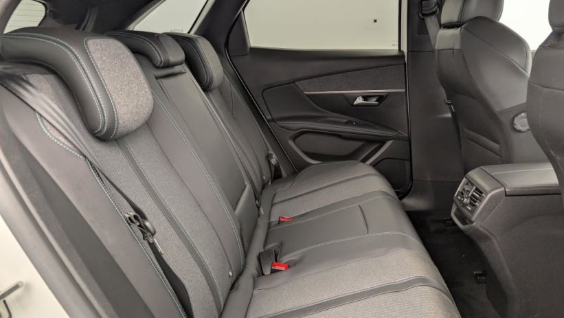 Aperçu du véhicule : Hybrid 225 e-EAT8 Allure Pack