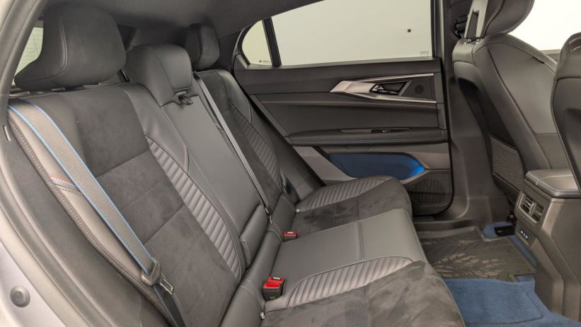 Aperçu du véhicule : hyper hybrid E-Tech 4x4 300 esprit Alpine