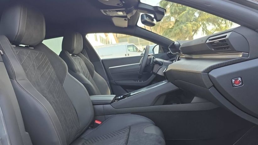 Aperçu du véhicule : Hybrid 225 e-EAT8 Allure