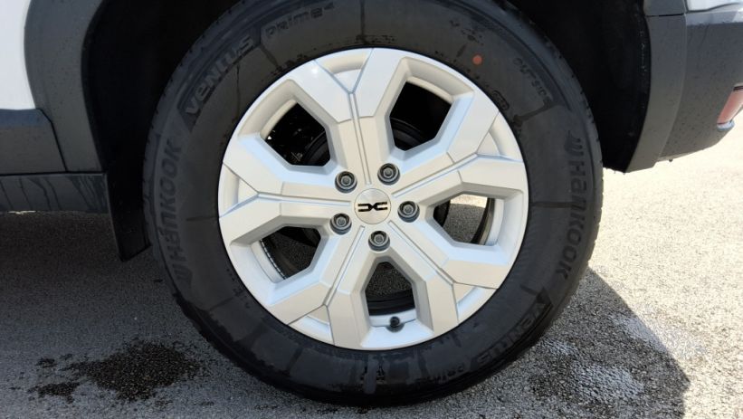 Aperçu du véhicule : DUSTER Mild Hybrid 140 Expression