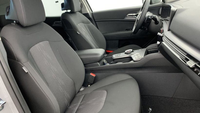 Aperçu du véhicule : HYBRIDE 239 CH BVA6 ACTIVE