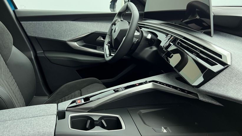 Aperçu du véhicule : Hybrid 145 e-DCS6 GT Bleu Obsession avec 5050€ d'équipements inclus