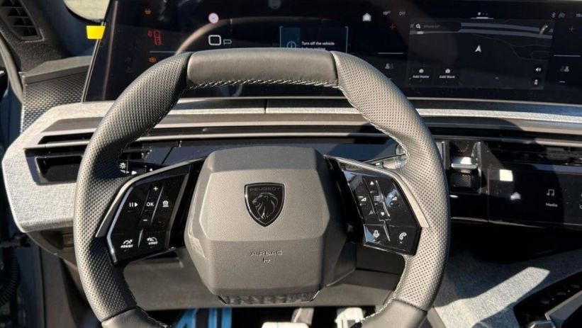 Aperçu du véhicule : 1.2 hybrid 145 gt e-dcs6