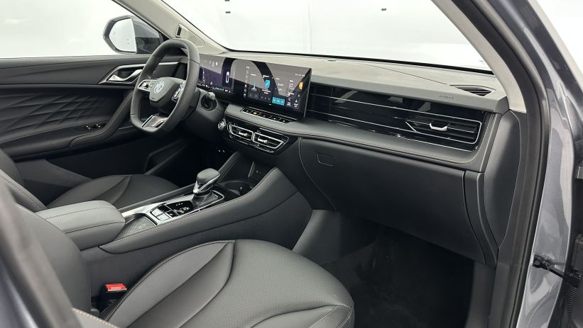 Aperçu du véhicule : 1.5T PHEV 272ch Luxury