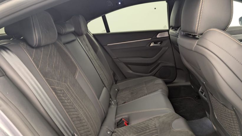 Aperçu du véhicule : Hybrid 180 e-EAT8 Allure