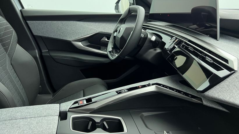 Aperçu du véhicule : Nouveau Hybrid 145 e-DCS6 GT Gris Artense avec 4000€ d'équipements inclus