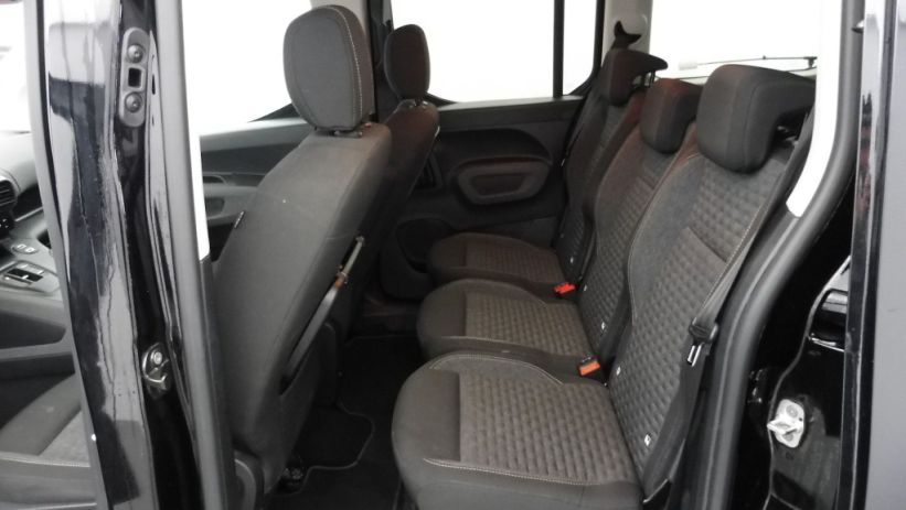 Aperçu du véhicule : TAILLE XL - 1.5 BLUEHDI 130CH S&S GT EAT8 7 PLACES