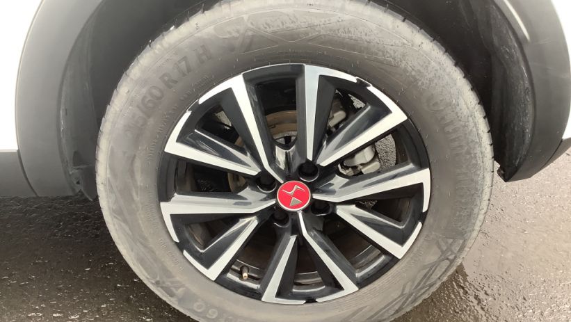 Aperçu du véhicule : DS 3 PureTech 130 EAT8 Performance Line