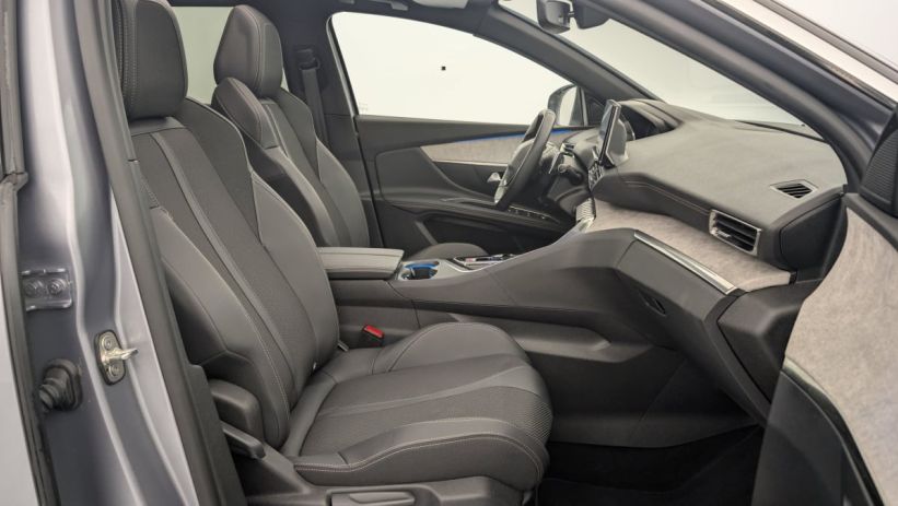 Aperçu du véhicule : Hybrid 225 e-EAT8 GT