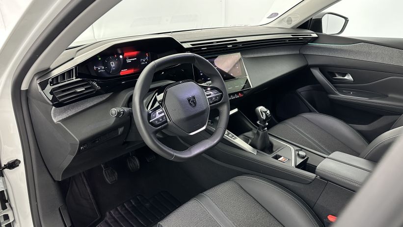 Aperçu du véhicule : III 1.2 PureTech 130ch Allure