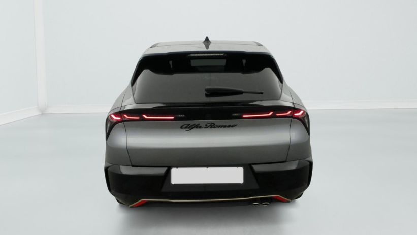 Aperçu du véhicule : 1.2 Ibrida 145 ch eDCT6 Intensa