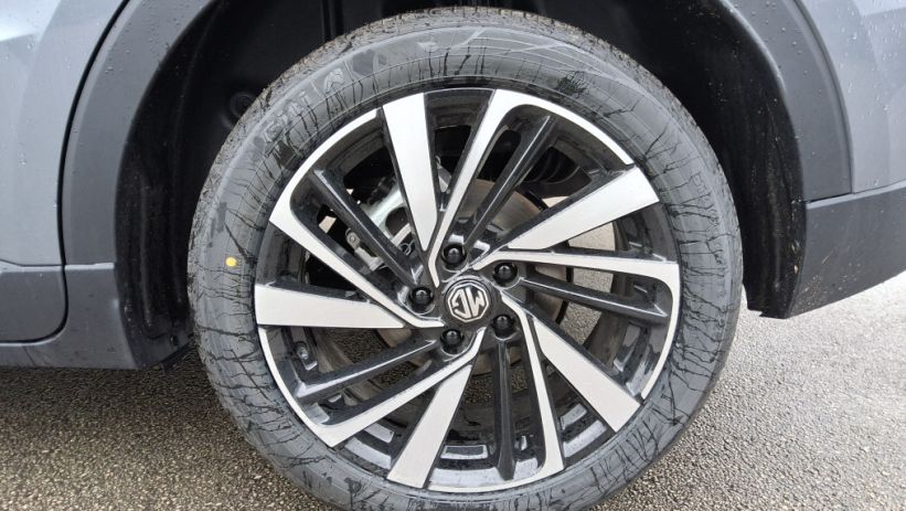 Aperçu du véhicule : ZS 1.5 L Hybrid+ 197 ch Luxury