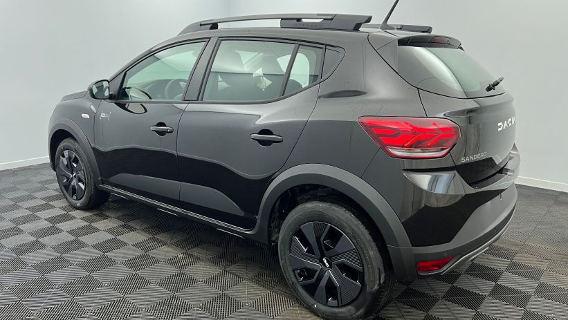 Aperçu du véhicule : TCe 90 CVT Stepway Expression Noir Nacré avec 1600€ d'équipements inclus