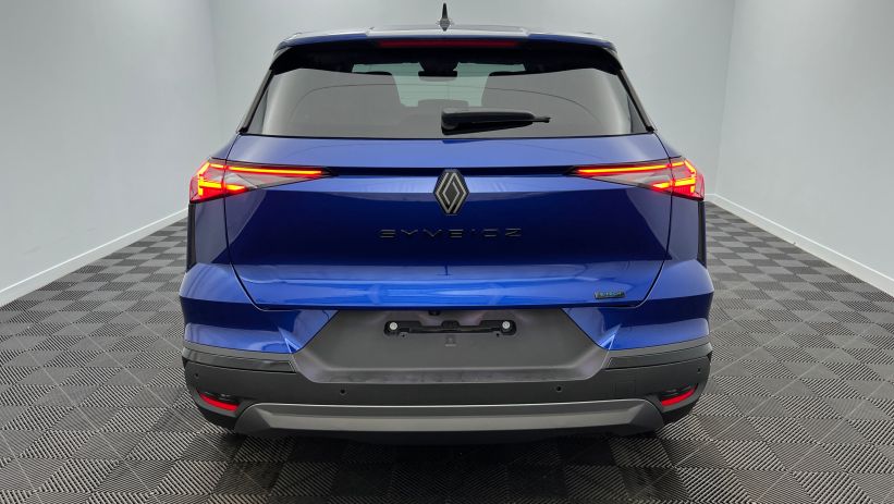 Aperçu du véhicule : E-Tech full hybrid 145 Esprit Alpine Bleu Iron avec 1000€ d'équipements inclus