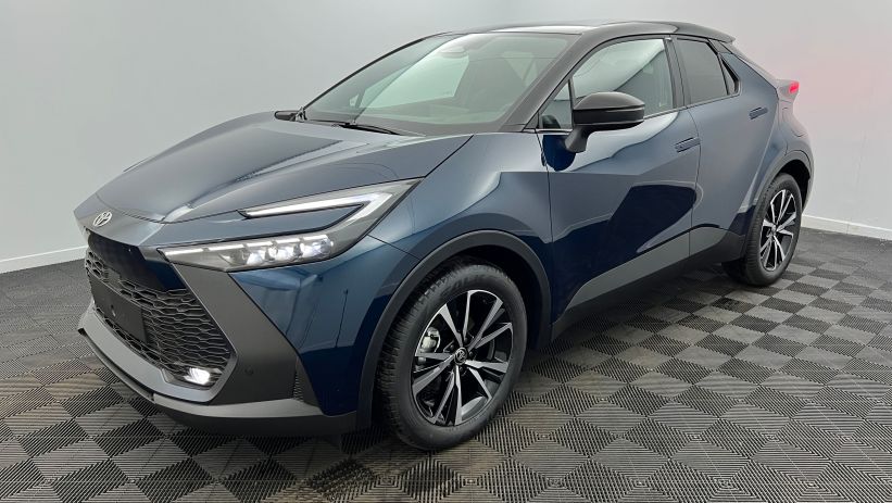 Aperçu du véhicule : Hybride 140 Design Bleu Persan - Toit Noir Onyx avec 2700€ d'équipements inclus