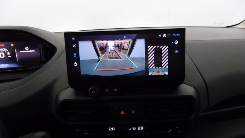 Aperçu du véhicule : TAILLE XL - 1.5 BLUEHDI 130CH S&S GT EAT8 7 PLACES