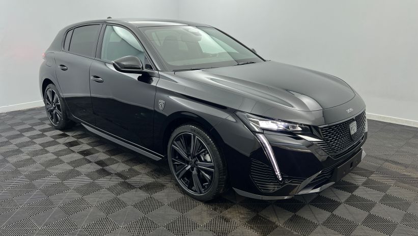 Aperçu du véhicule : BlueHDi 130ch S&S EAT8 GT GT Noir Perla Nera avec 4500€ d'équipements inclus