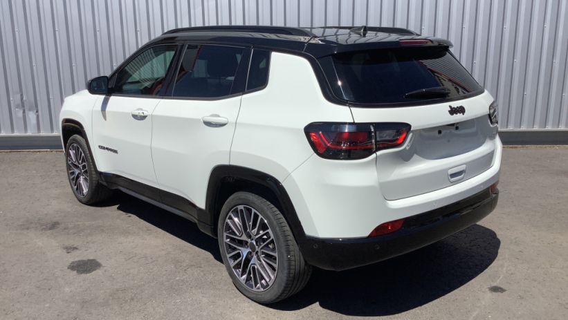 Aperçu du véhicule : COMPASS 1.5 Turbo T4 130 ch BVR7 e-Hybrid Summit