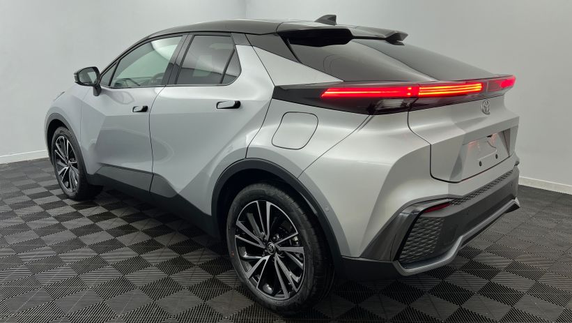 Aperçu du véhicule : Hybride Rechargeable 225 Collection Premiere Gris Minéral - Toit et arrière Noir