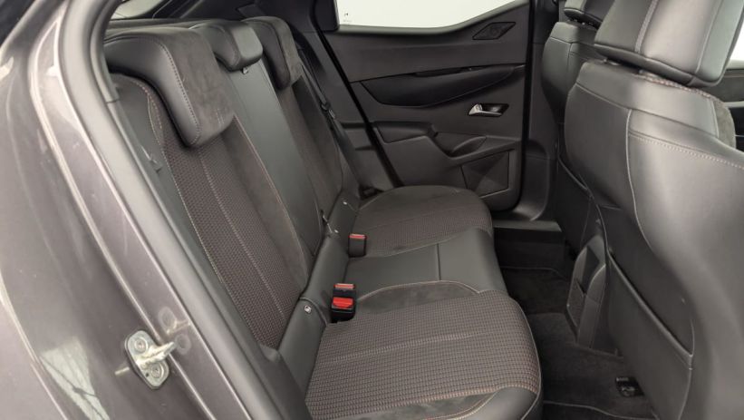 Aperçu du véhicule : Puretech 130 EAT 8 Performance Line +