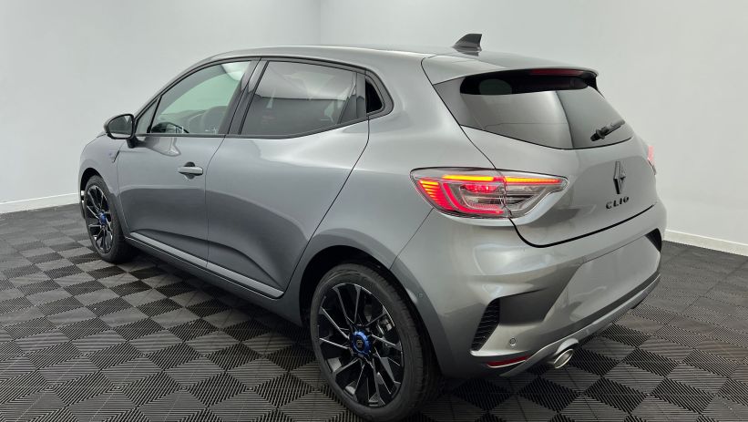 Aperçu du véhicule : TCe 90 ch Esprit Alpine Gris Rafale avec 1850€ d'équipements inclus