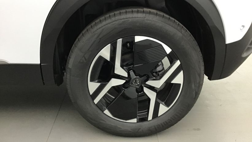Aperçu du véhicule : 2008 Hybrid 145 e-DCS6 GT