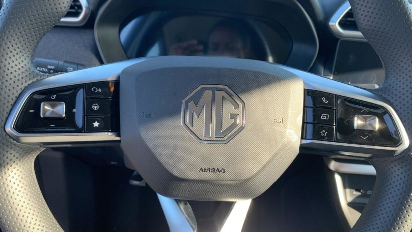 Aperçu du véhicule : 1.5 L Hybrid+ 197 ch Standard