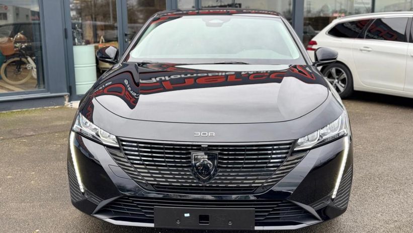 Aperçu du véhicule : ALLURE 1.5 BLUEHDI 130CV EAT8 + CAMERA 360 +SIEGES AV CHAUFFANTS + ADML + ATTELAGE