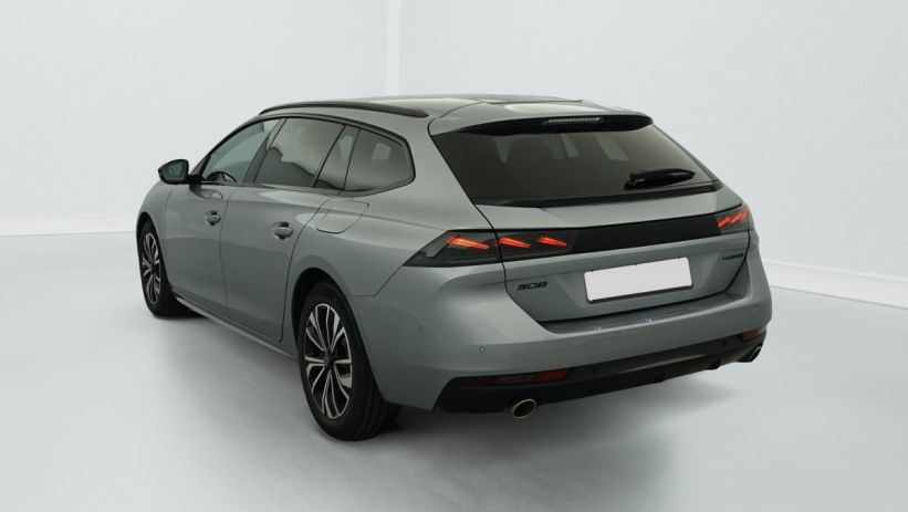 Aperçu du véhicule : Hybrid 225 e-EAT8 Allure